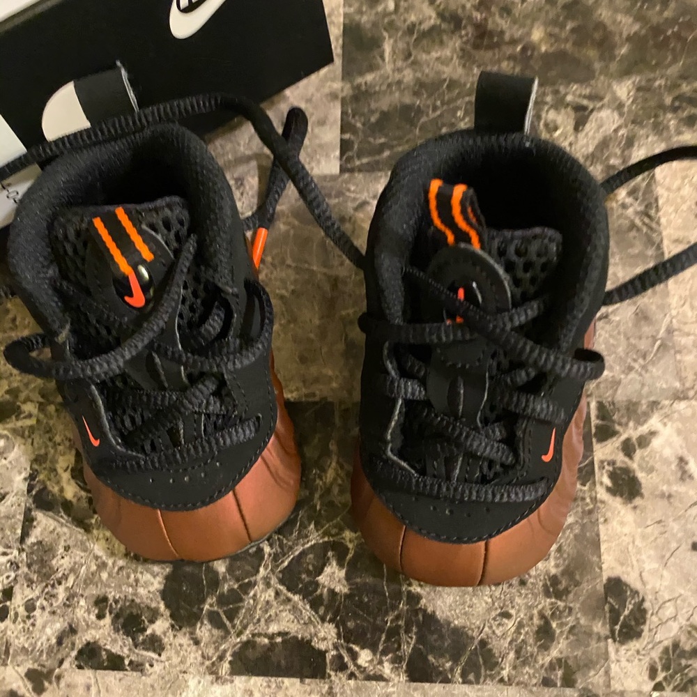 COPY - Nike posite